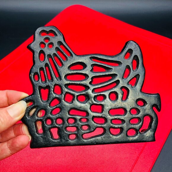 Vintage Black Enamel Cast Iron Chicken Trivet: Farmhouse Kitchen Decor - Picture 1 of 10